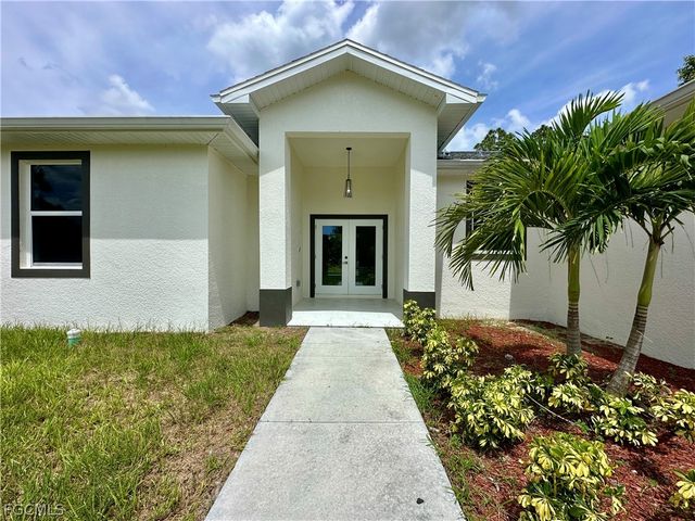 418 Wellington AVE, Lehigh Acres, FL 33972
