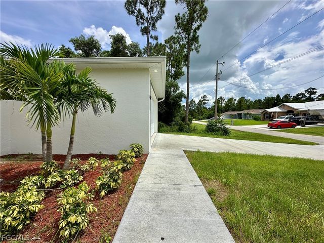 418 Wellington AVE, Lehigh Acres, FL 33972