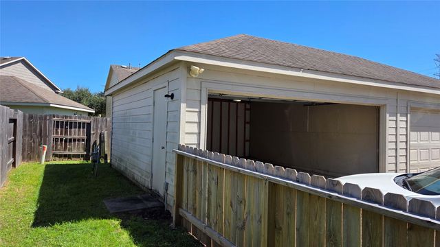 9702 Coyote Creek Drive, Houston, TX 77095