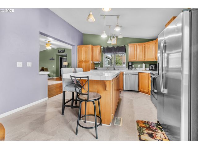 658 S 57TH St 14, Springfield, OR 97478