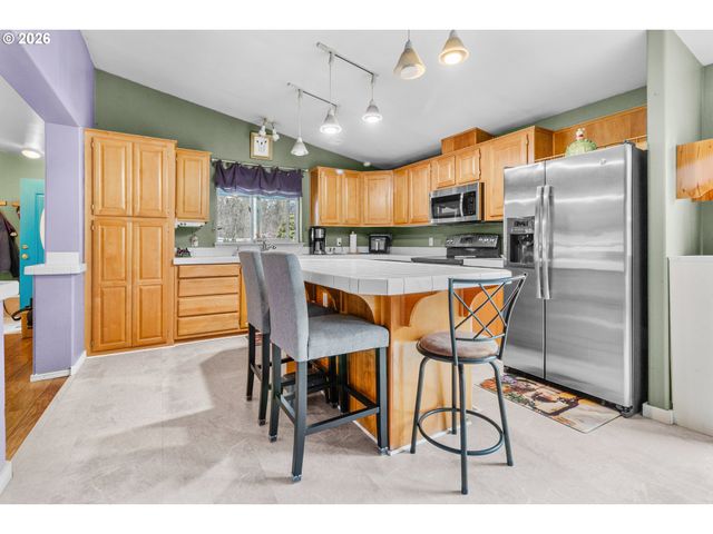 658 S 57TH St 14, Springfield, OR 97478