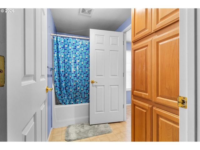 658 S 57TH St 14, Springfield, OR 97478