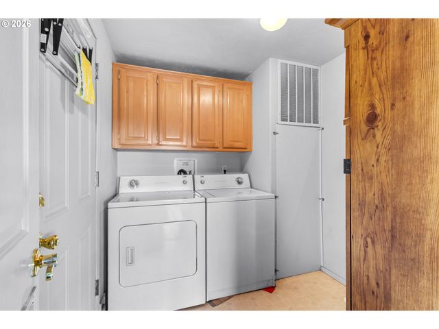 658 S 57TH St 14, Springfield, OR 97478