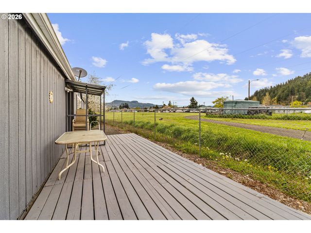 658 S 57TH St 14, Springfield, OR 97478