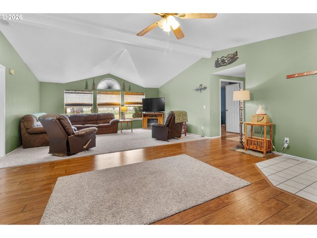 658 S 57TH St 14, Springfield, OR 97478