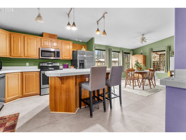 658 S 57TH St 14, Springfield, OR 97478