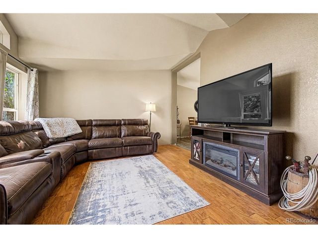 840 Bunyan Ave, Berthoud, CO 80513