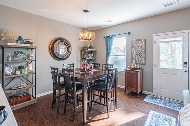 6821 Pierless Avenue, Sugar Hill, GA 30518