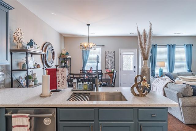 6821 Pierless Avenue, Sugar Hill, GA 30518