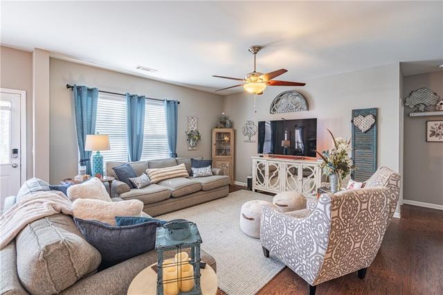 6821 Pierless Avenue, Sugar Hill, GA 30518