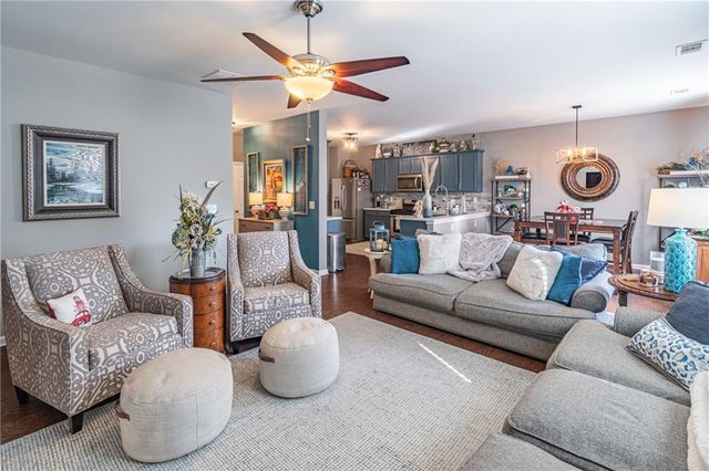 6821 Pierless Avenue, Sugar Hill, GA 30518