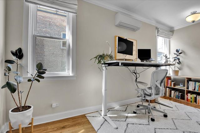 2030 W Shakespeare Avenue, Chicago, IL 60647