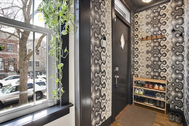 2030 W Shakespeare Avenue, Chicago, IL 60647