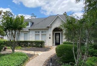 10 Acorn Cluster Court, The Woodlands, TX 77381