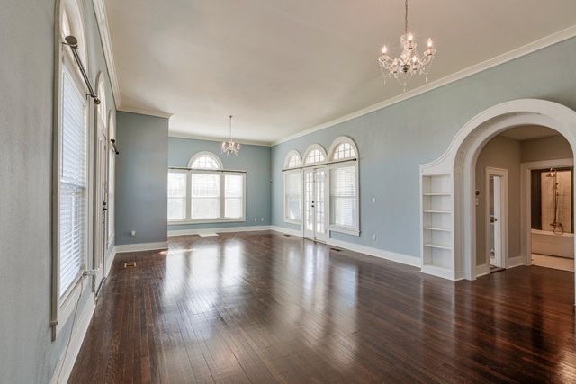 2704 King Street, Greenville, TX 75401