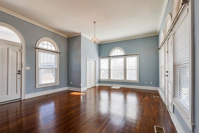 2704 King Street, Greenville, TX 75401