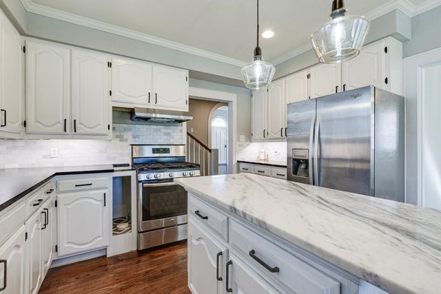 2704 King Street, Greenville, TX 75401