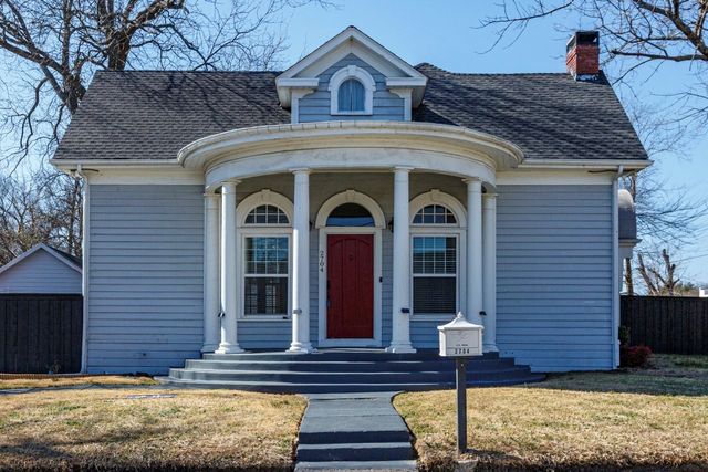 2704 King Street, Greenville, TX 75401