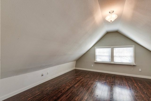 2704 King Street, Greenville, TX 75401