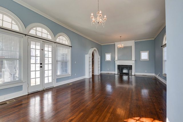 2704 King Street, Greenville, TX 75401