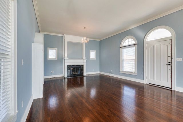 2704 King Street, Greenville, TX 75401