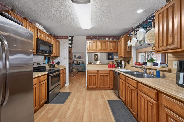 2411 Amber Hill Lane, Euless, TX 76039