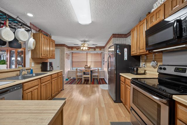 2411 Amber Hill Lane, Euless, TX 76039