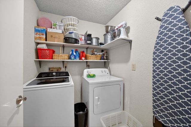 2411 Amber Hill Lane, Euless, TX 76039