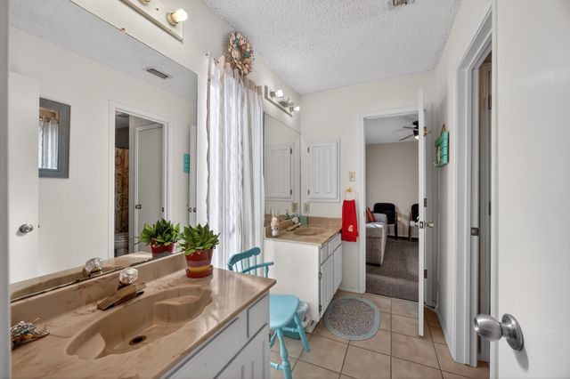 2411 Amber Hill Lane, Euless, TX 76039