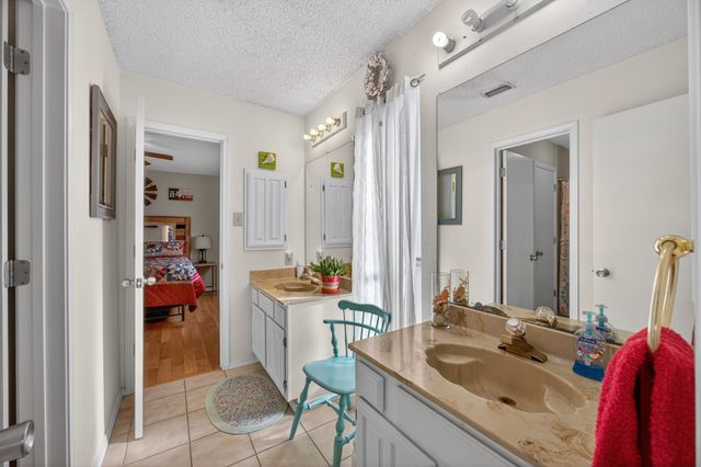 2411 Amber Hill Lane, Euless, TX 76039