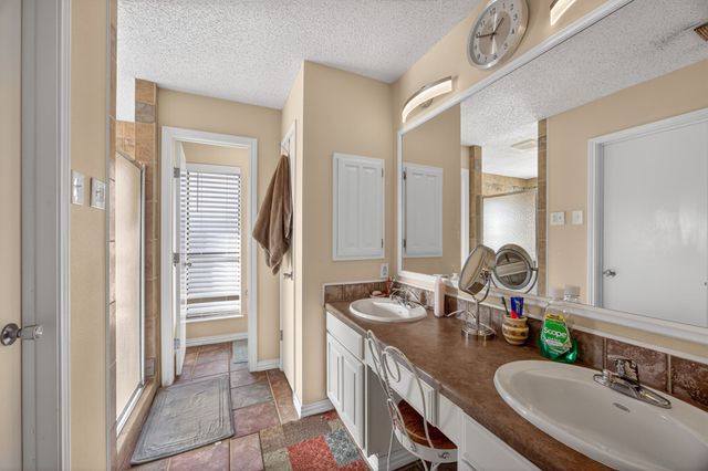 2411 Amber Hill Lane, Euless, TX 76039