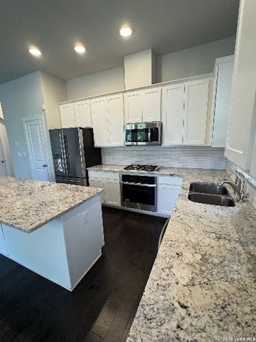 7914 Roanoke Run Unit 27, San Antonio, TX 78240