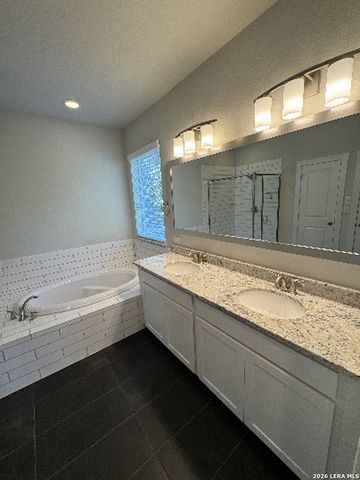 7914 Roanoke Run Unit 27, San Antonio, TX 78240