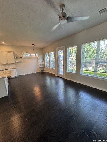 7914 Roanoke Run Unit 27, San Antonio, TX 78240