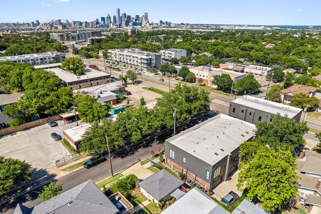 737 N Zang Boulevard 101, Dallas, TX 75208