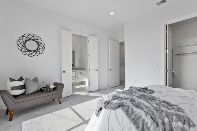 737 N Zang Boulevard 101, Dallas, TX 75208