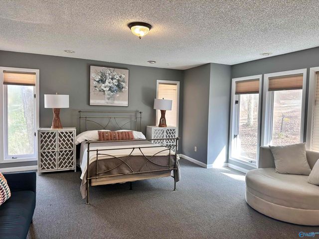 701 Fagan Springs Drive SE, Huntsville, AL 35801