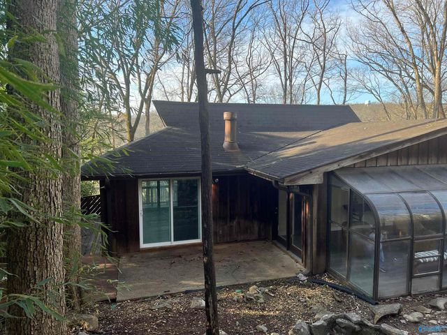 701 Fagan Springs Drive SE, Huntsville, AL 35801