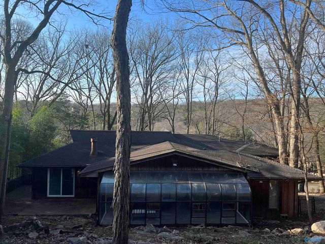 701 Fagan Springs Drive SE, Huntsville, AL 35801