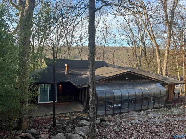 701 Fagan Springs Drive SE, Huntsville, AL 35801