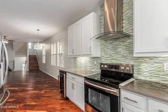 736 N LAGUNA Drive, Gilbert, AZ 85233