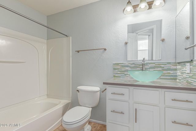 736 N LAGUNA Drive, Gilbert, AZ 85233