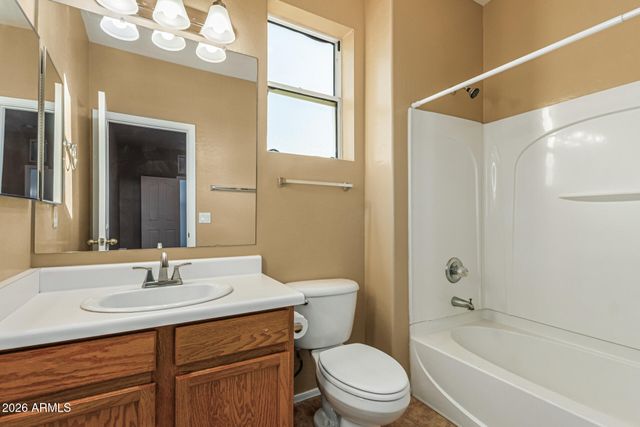 736 N LAGUNA Drive, Gilbert, AZ 85233