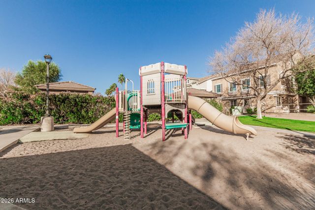 736 N LAGUNA Drive, Gilbert, AZ 85233