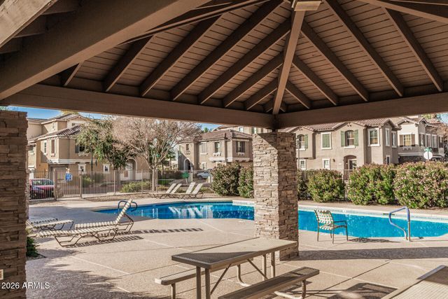 736 N LAGUNA Drive, Gilbert, AZ 85233