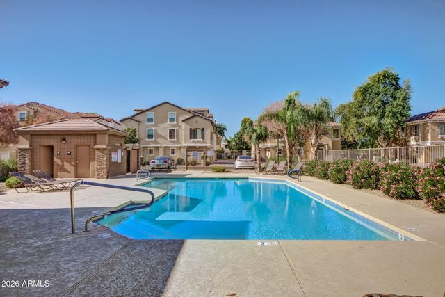 736 N LAGUNA Drive, Gilbert, AZ 85233