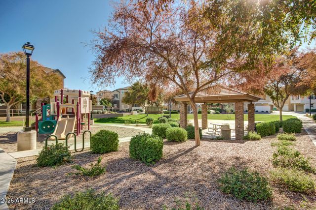 736 N LAGUNA Drive, Gilbert, AZ 85233