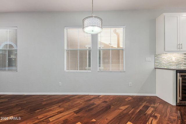 736 N LAGUNA Drive, Gilbert, AZ 85233