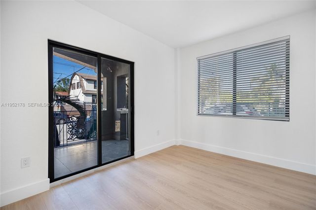 629 SW 10th Ave 1, Miami, FL 33130