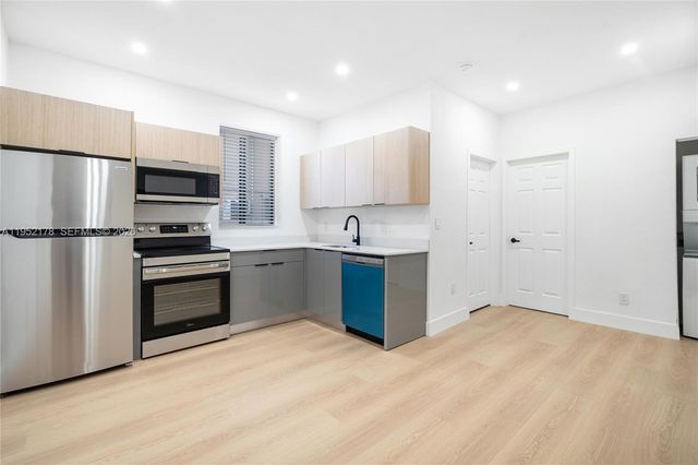 629 SW 10th Ave 1, Miami, FL 33130